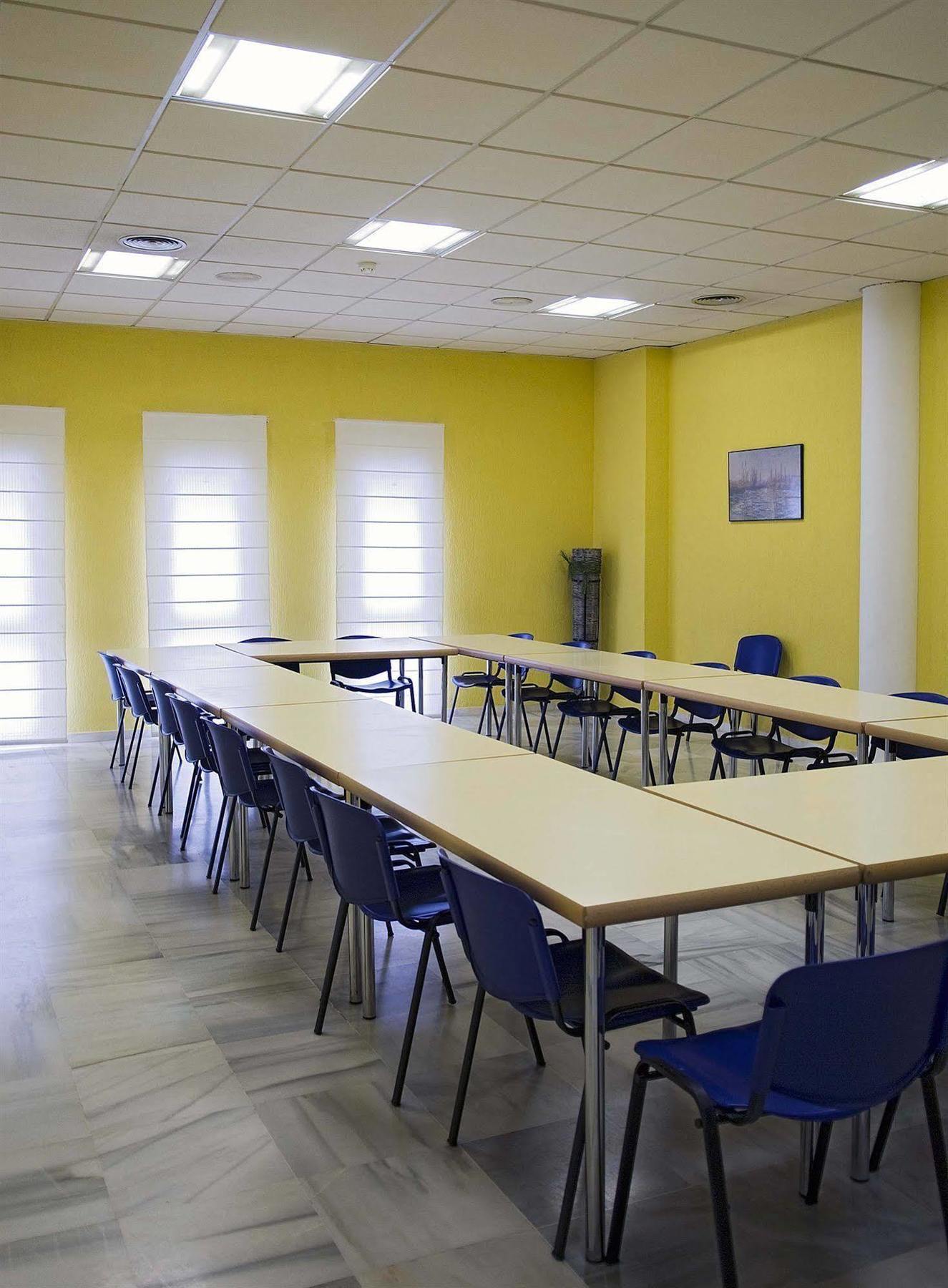 Albergue Inturjoven Sevilla Экстерьер фото